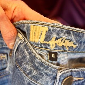 Excellent Kut from the Kloth Farrah bootcut jeans